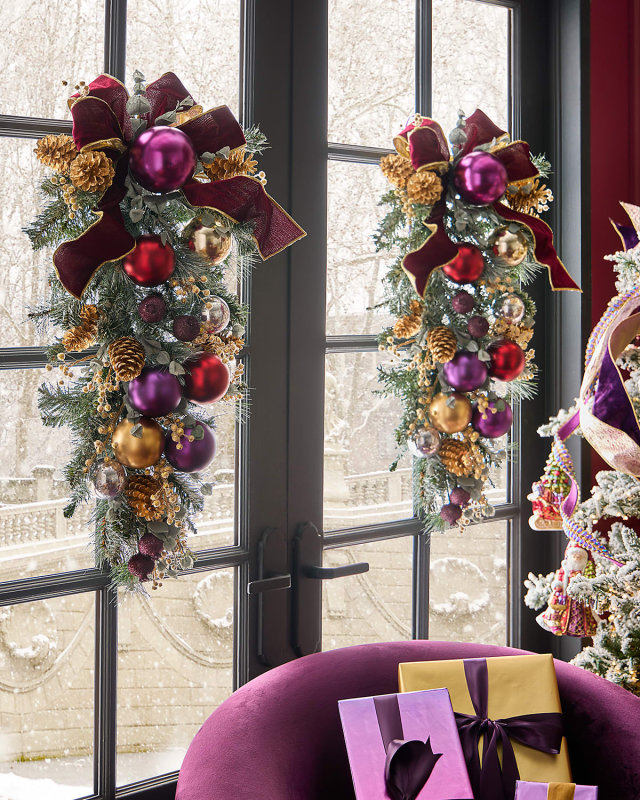 Plum Christmas 30" Door Spray
